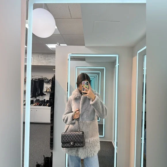 Chanel Classic Handbag - Picture 2 of 13